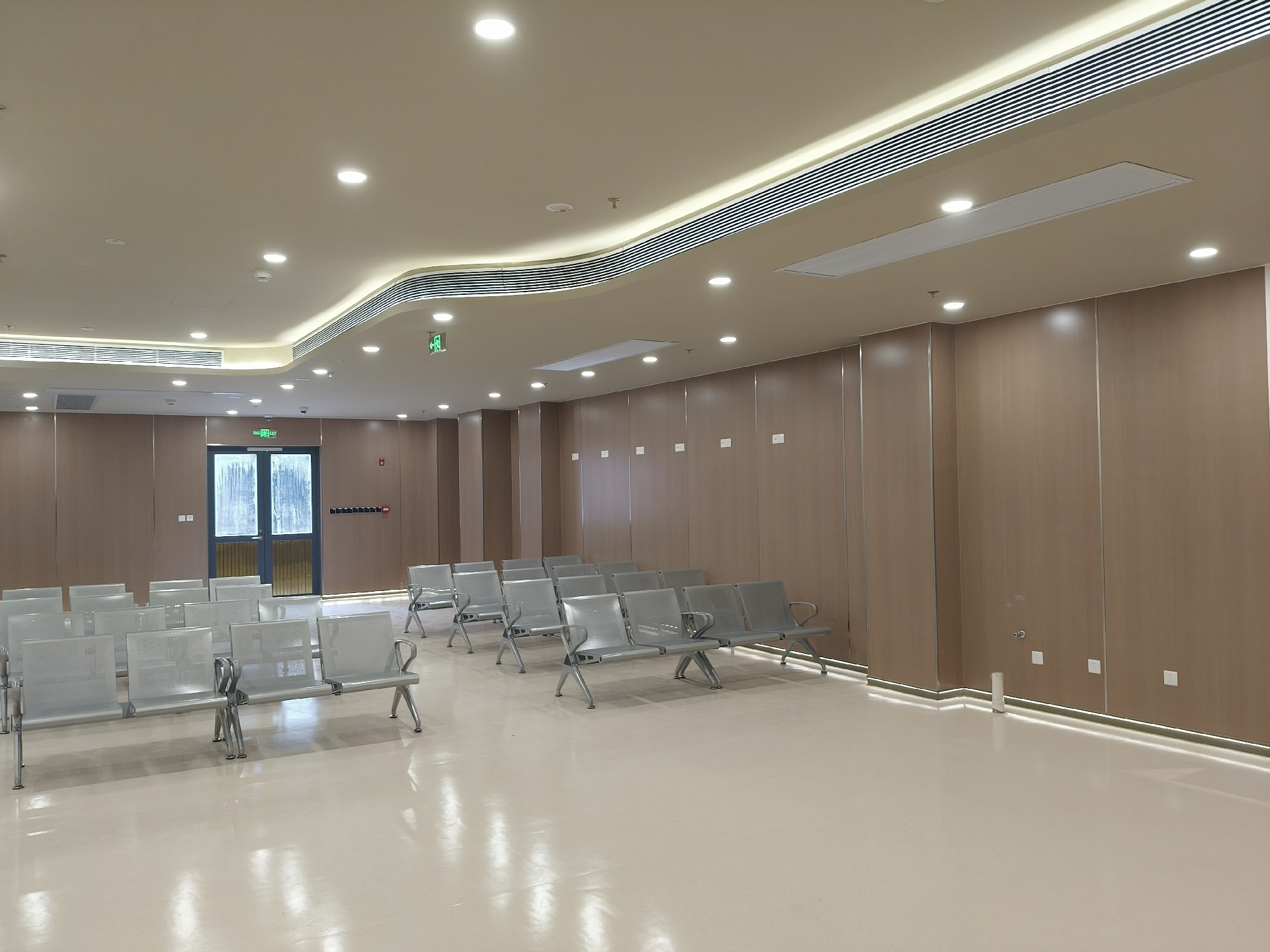 點燃創(chuàng)意之火，冰火板帶給你的不僅僅是木飾面